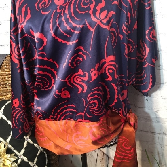 No brand satin poly side tie waist blouse - Picture 2 of 7